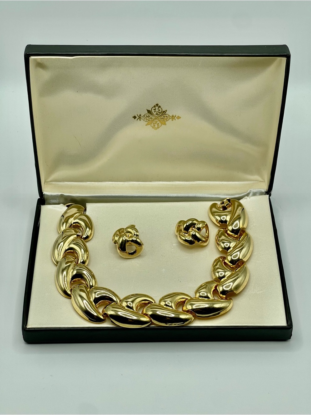 Vintage Gold-Tone Chunky Link Necklace and Earring Set